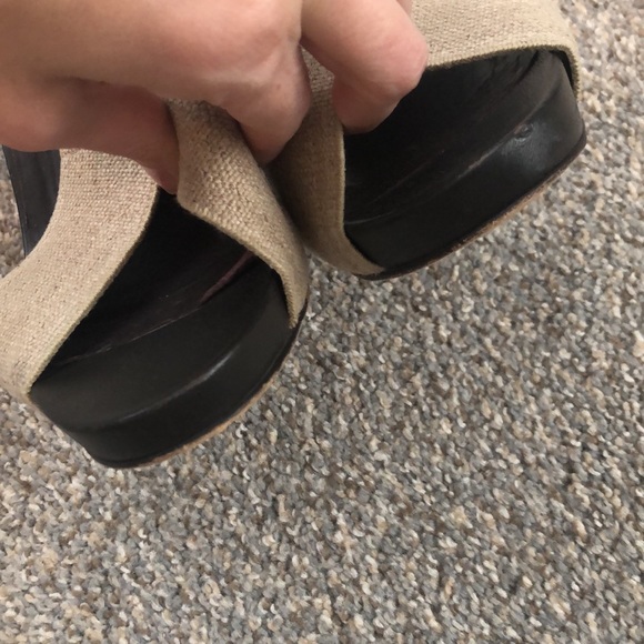 Donald J Pliner Criss Cross Heeled Sandals - Picture 6 of 11